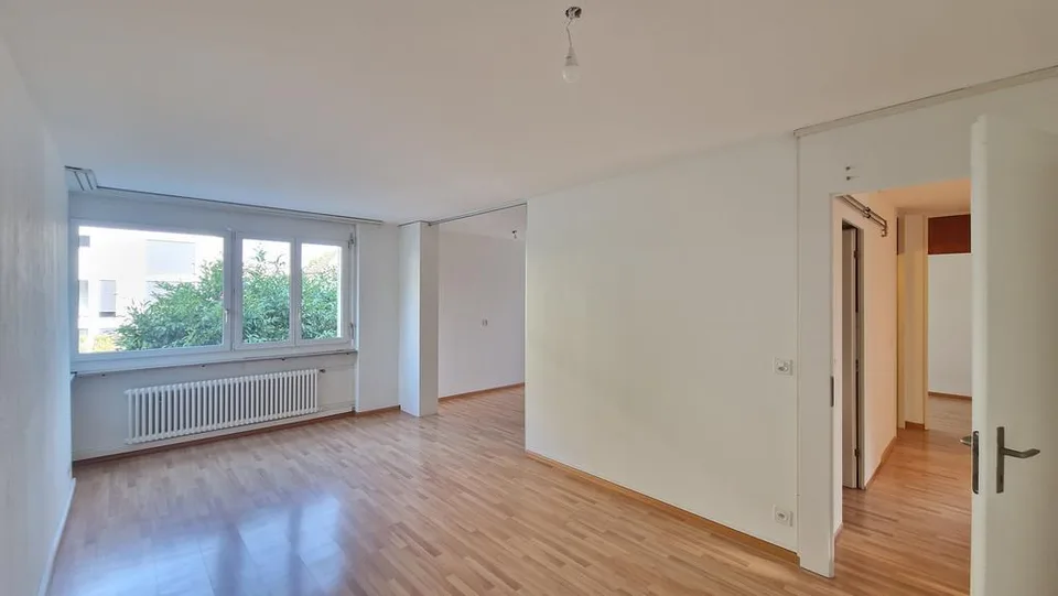 Grosszügige Wohnung mit Charme und Balkon