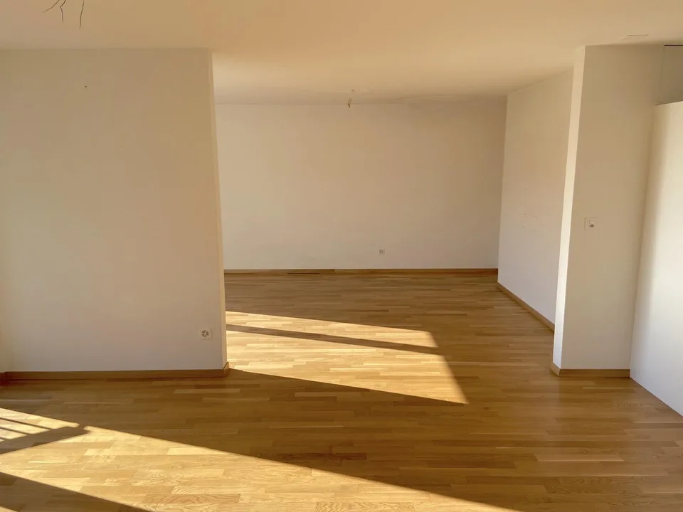 Moderne 4.5 Zimmer Wohnung mit Balkon