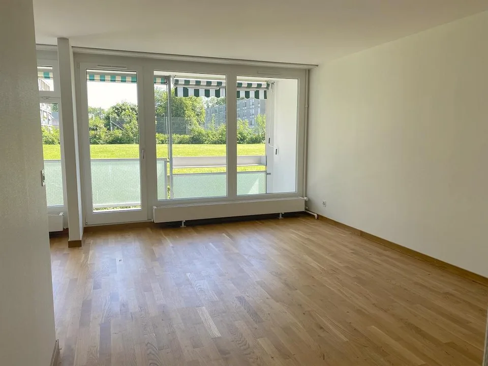 Wunderschöne 3.5 Zimmer Wohnung mit Aussicht ins Grüne