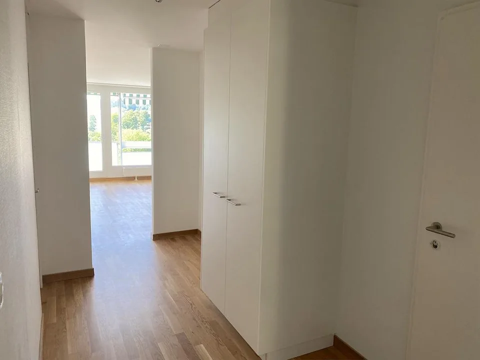 Wunderschöne 3.5 Zimmer Wohnung mit Aussicht ins Grüne