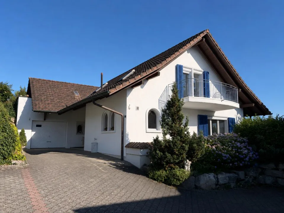Idyllisch gelegenes 6.5-Zimmer-Einfamilienhaus mit herrlicher Sicht...