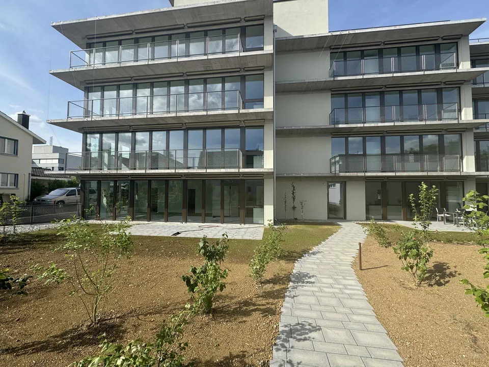 Moderne und lichtdurchflutete Wohnung