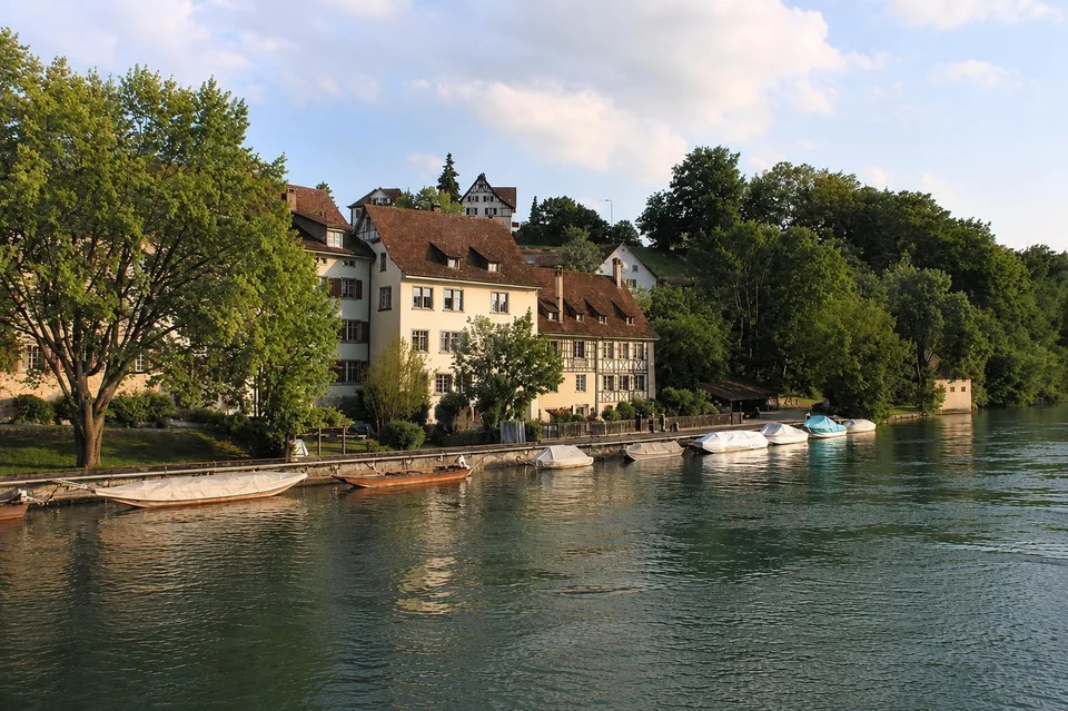 4-Zimmer-Dachwohnung Fischerhaus 15. Jh direkt am Rhein