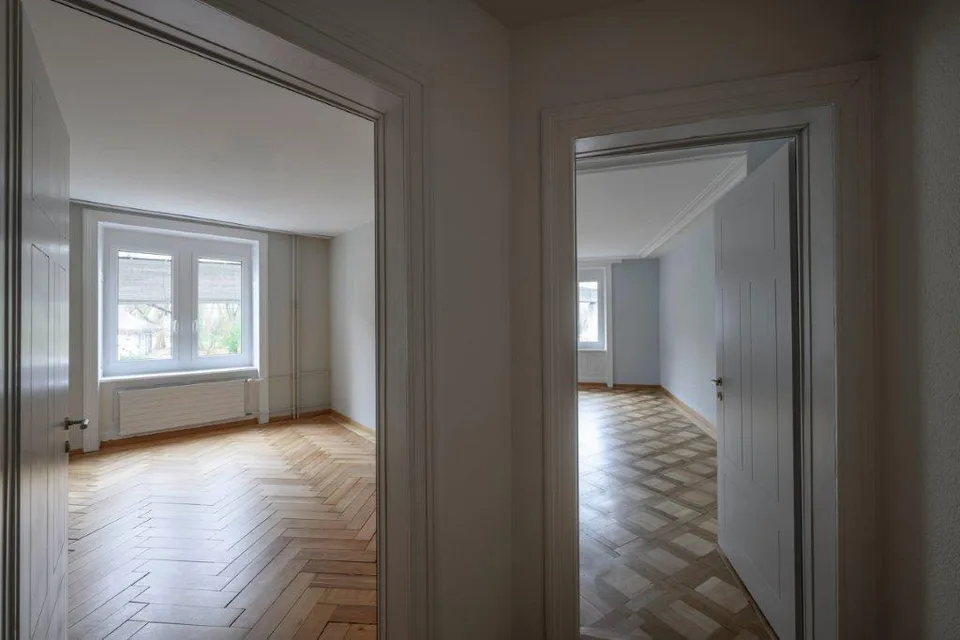 Charmante 3.0 Zimmer-Altbauwohnung – komplett neu ausgebaut an zentral