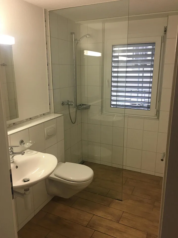 4,5 Zimmer Wohnung in 3.Fam.Haus, 1.Stock, schön, hell, im Grünen