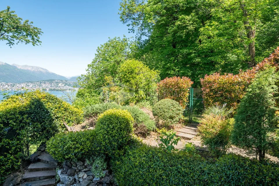 Elegante appartamento di 190 m² con vista lago e giardino privato |... – foto 10 di 13
