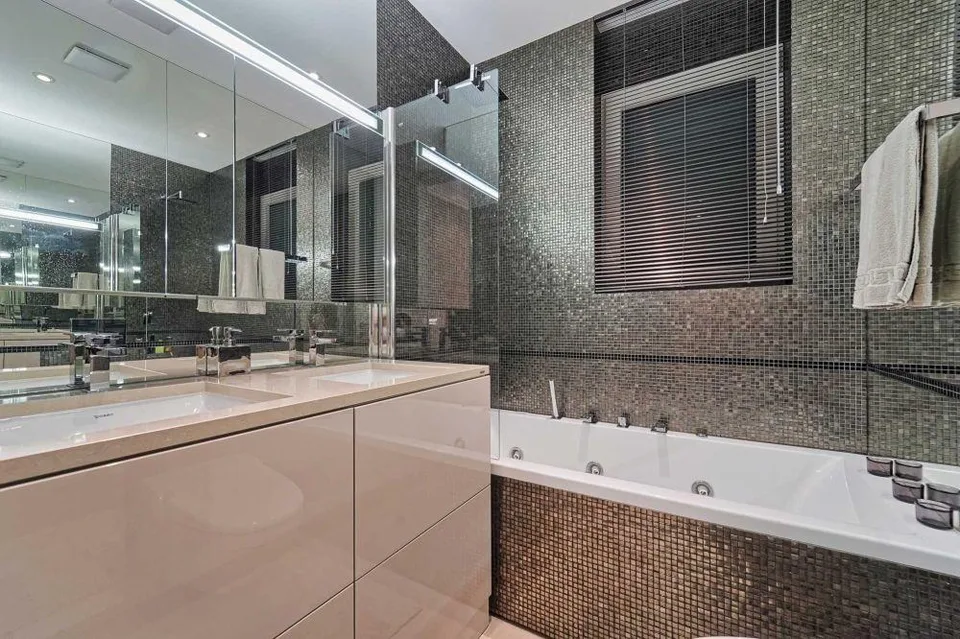 Elegant luxury penthouse with panoramic lake view | Elegantes Luxus... – photo 10 of 14