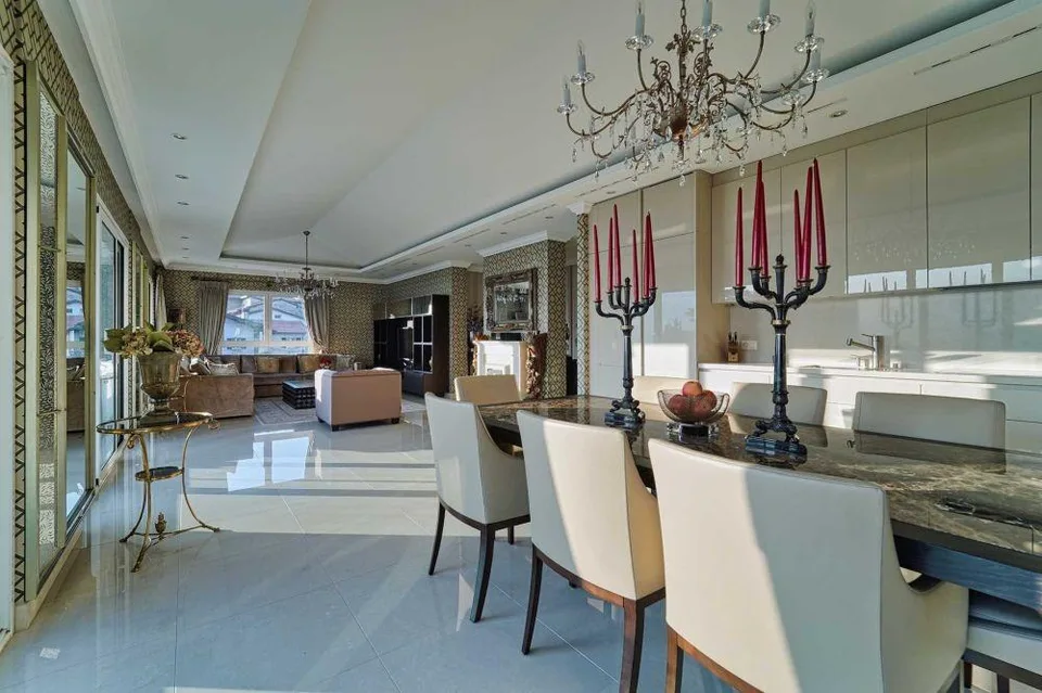 Elegant luxury penthouse with panoramic lake view | Elegantes Luxus... – photo 6 of 14