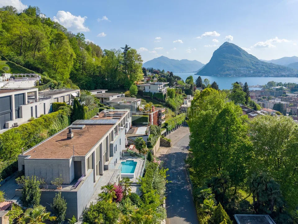 ELEGANTE VILLA CON VISTA LAGO E PISCINA A RUVIGLIANA | ELEGANT VILL...