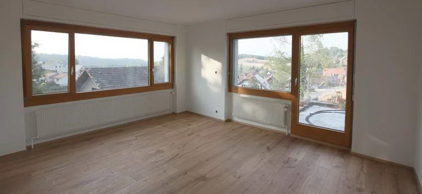 Grosszügige 5.5-Zi.-Wohnung mit privatem Garten & Terrasse