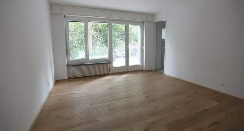 Grosszügige 5.5-Zi.-Wohnung mit privatem Garten & Terrasse