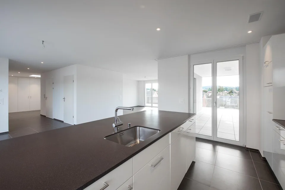 Helle 3.5-Zimmer-Dachwohnung mit Terrasse (135qm) und schöner Aussicht über Matzingen