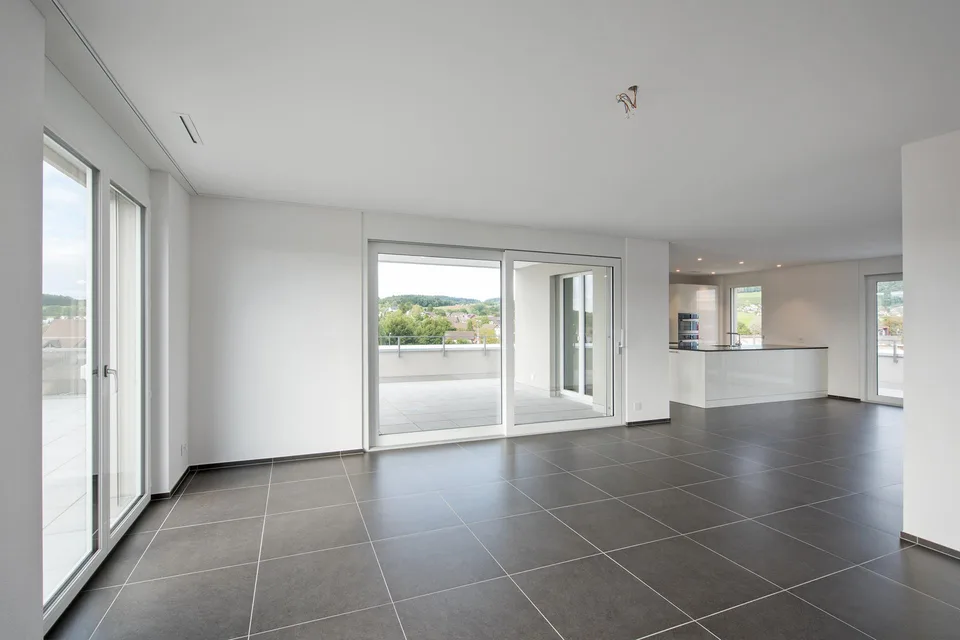 Helle 3.5-Zimmer-Dachwohnung mit Terrasse (135qm) und schöner Aussicht über Matzingen