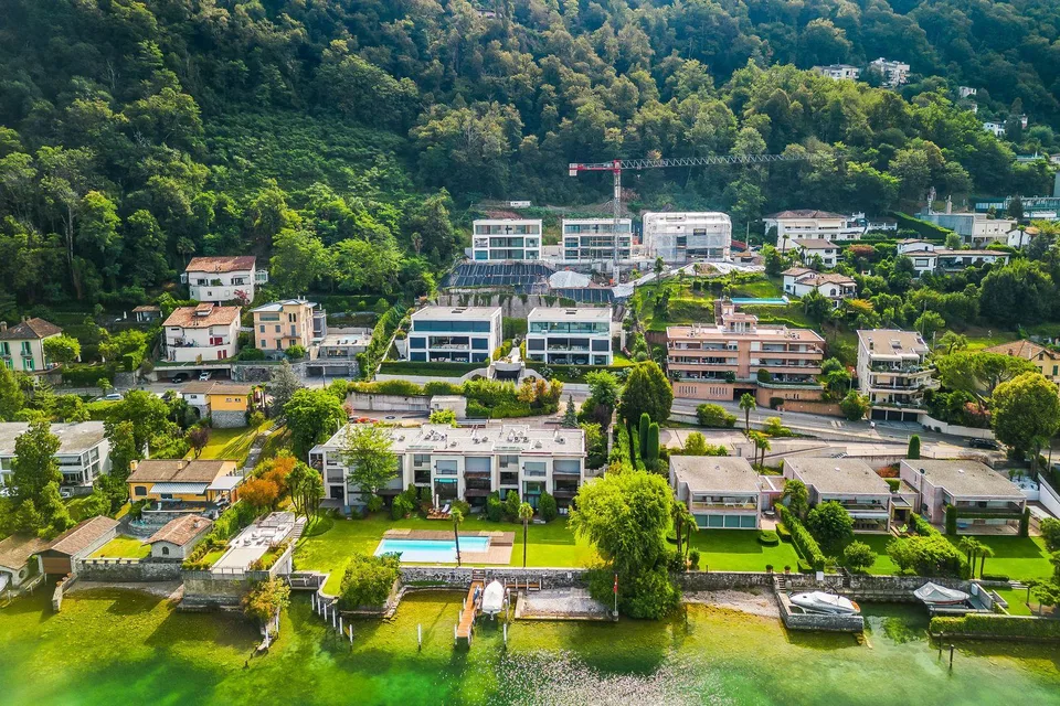 PRESTIGETRÄCHTIGES DESIGNER-PENTHOUSE MIT TERRASSE MIT SEEBLICK