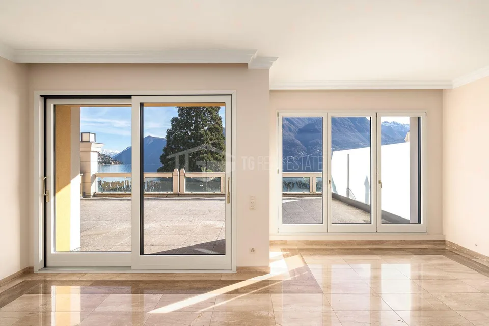 BEAUTIFUL FLAT WITH LARGE TERRACE AND LAKE VIEW – photo 7 of 15