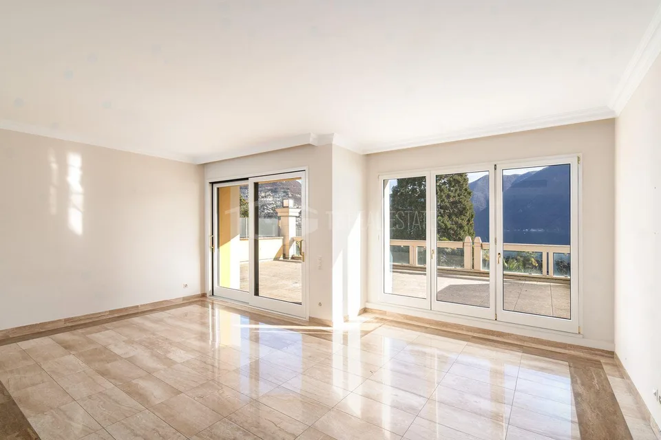 SPLENDIDO APPARTAMENTO CON GRANDE TERRAZZA E VISTA LAGO | BEAUTIFUL...