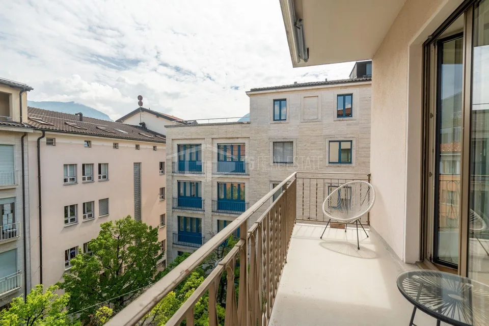 ELEGANTE 3.5 LOCALI AMMOBILIATO IN CENTRO LUGANO | ELEGANT 3.5-ROOM...