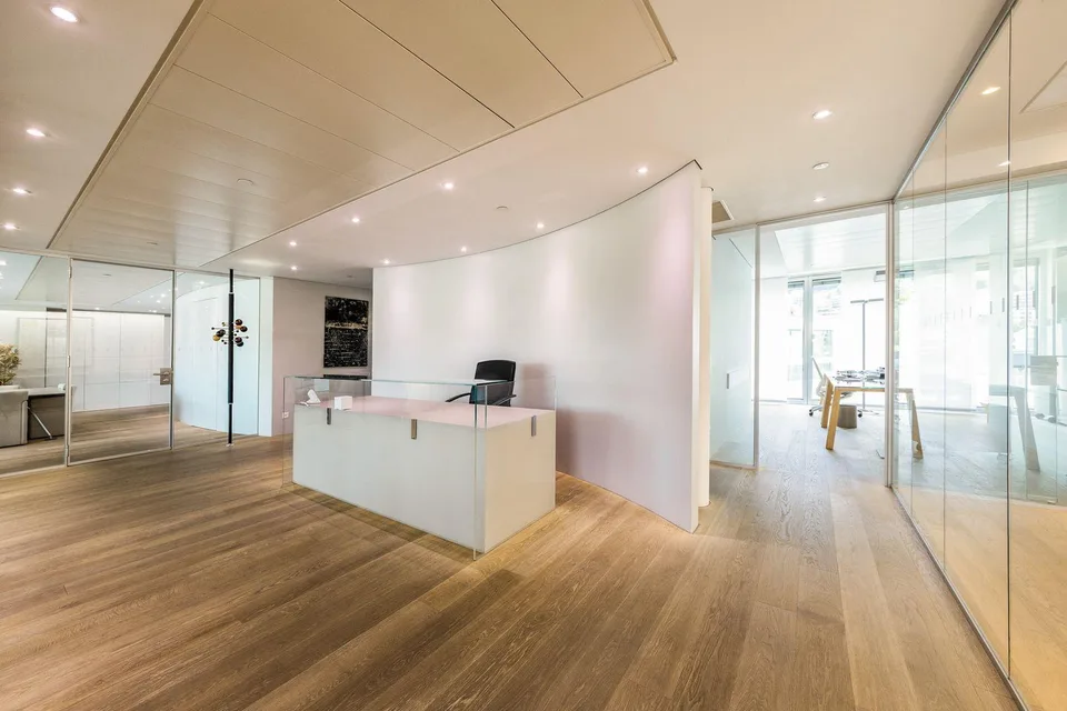 UFFICIO DI RAPPRESENTAZA CON VISTA LAGO | REPRESENTATIVE OFFICE WIT...