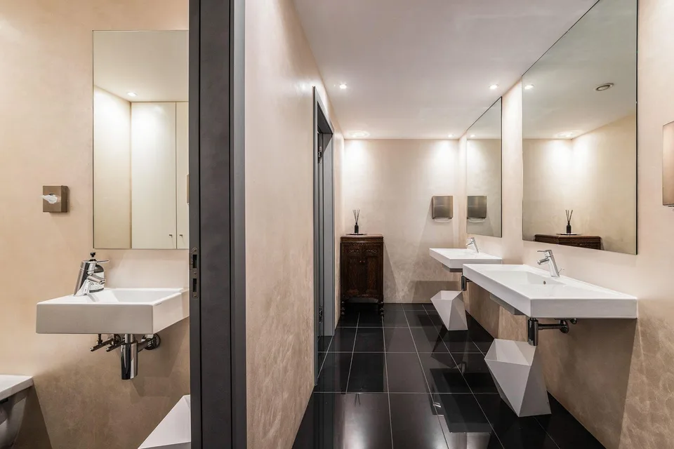 UFFICIO DI RAPPRESENTAZA CON VISTA LAGO | REPRESENTATIVE OFFICE WIT... – Foto 7 von 10