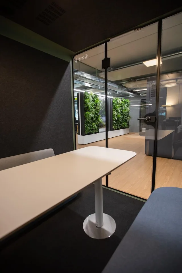 Exklusive Büro- und Showroomflächen mit Autolift bis zu 5'700 m² – photo 9 of 10