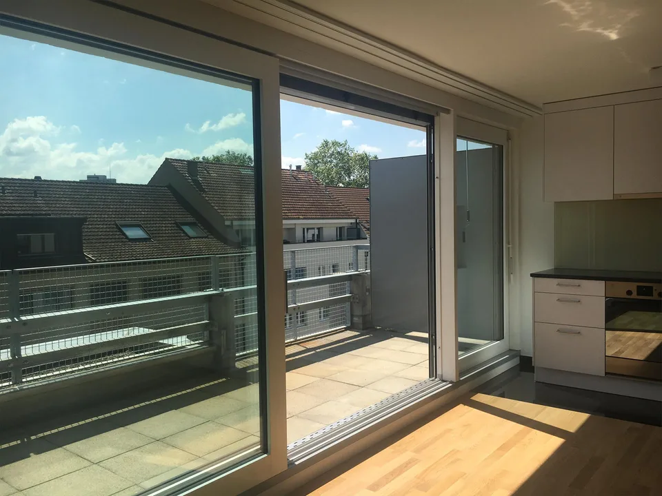 Traumhafte 3.5 Zimmer Attika Wohnung mit zwei Terrassen (20m²)
