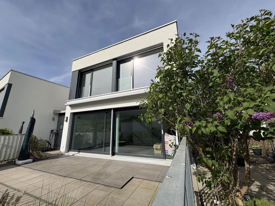 Modernes 5.5-Zimmer-Einfamilienhaus im Minergie-Standard in Ar