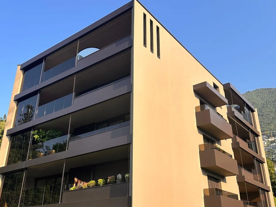 Vivere la tranquillità con vista lago – Elegante 2.5 locali a Minus...