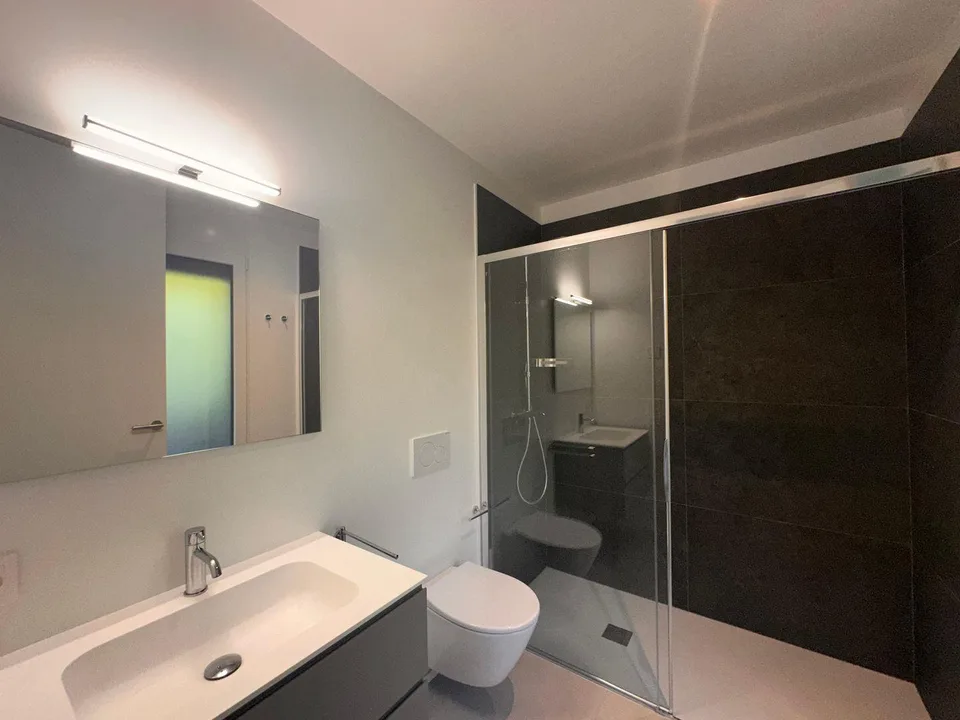 Ruhig wohnen mit Seeblick – Elegante 2.5-Zimmer-Wohnung in Minusio – Foto 18 von 20
