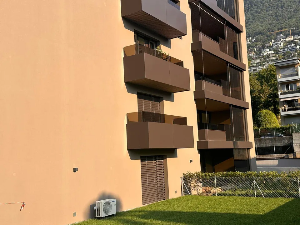 Vivere la tranquillità con vista lago – Elegante 2.5 locali a Minus...