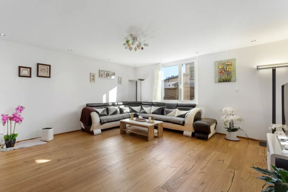 Appartamento giardino 5.5 stanze - moderno, confortevole e accogliente
