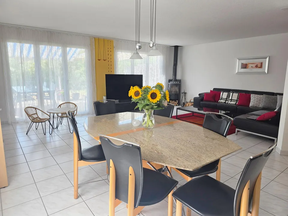 5.5-Zimmer-Doppeleinfamilienhaus an familienfreundlicher Lage
