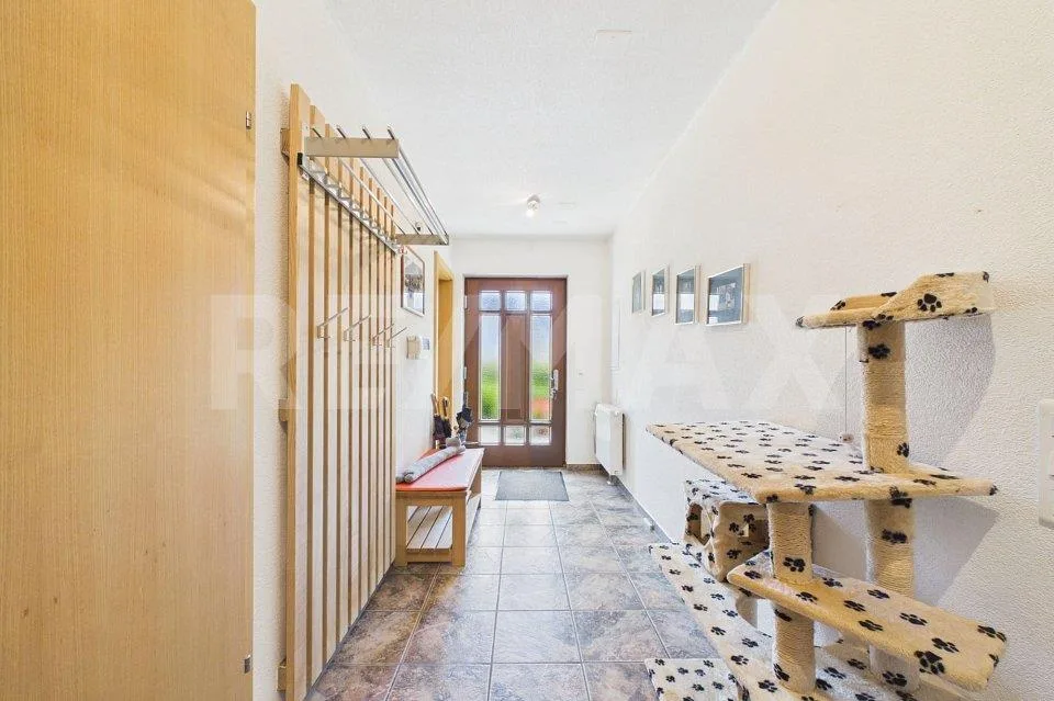 Moderna casa unifamiliare con sauna privata e bel giardino – Foto 12 von 13