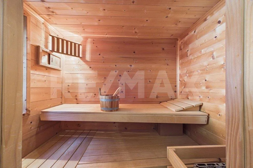 Moderna casa unifamiliare con sauna privata e bel giardino – Foto 7 von 13