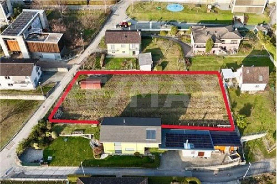 Terreno edificabile pianeggiante in posizione strategica a Pianezzo... – Foto 7 von 13