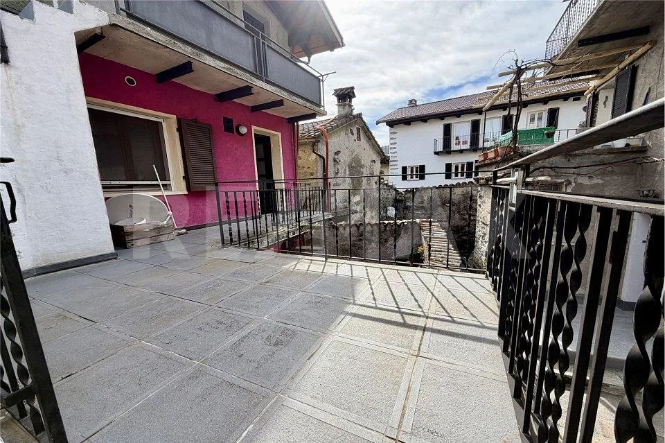 Casa di nucleo con vista lago da ristrutturare – charme autentico a... – Foto 12 von 13
