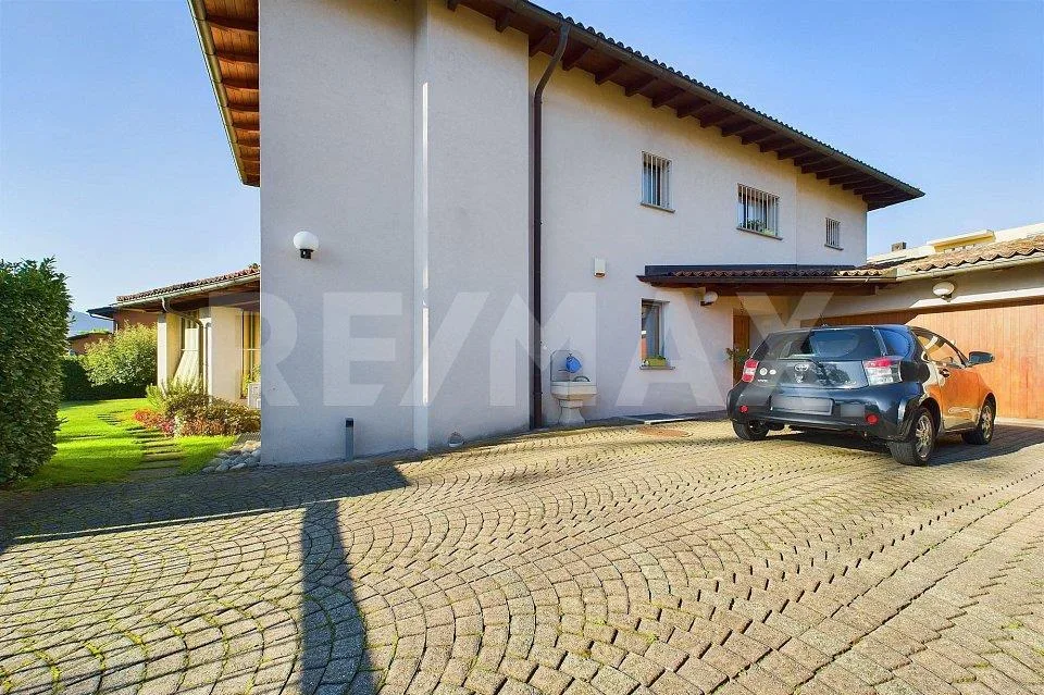Elegante Villetta con Piscina a Caslano: Spazi Ampi e Comfort al Ma... – Foto 7 von 13