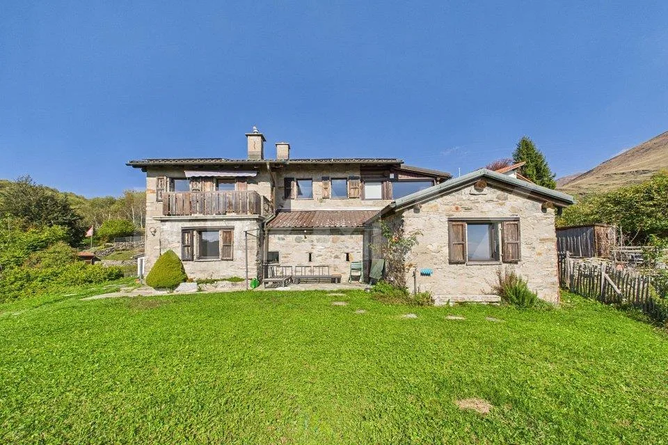 Rustici di Charme a Gola di Lago – Eleganza, Tradizione e Tecnologi...