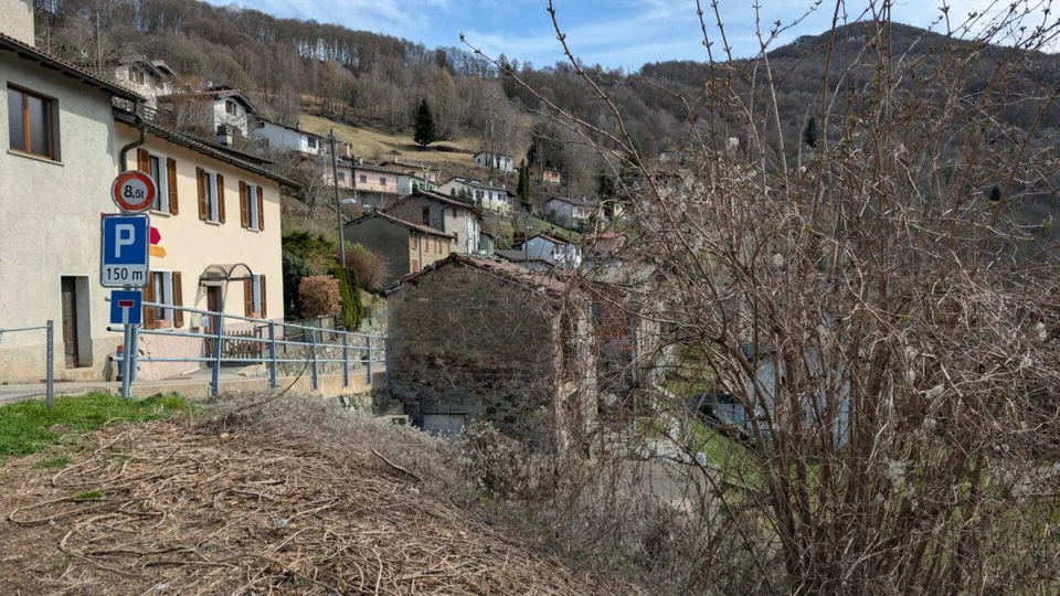 Costruisci il tuo sogno con vista - Terreno panoramico edificabile