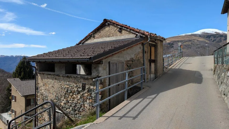 Costruisci il tuo sogno con vista - Terreno panoramico edificabile