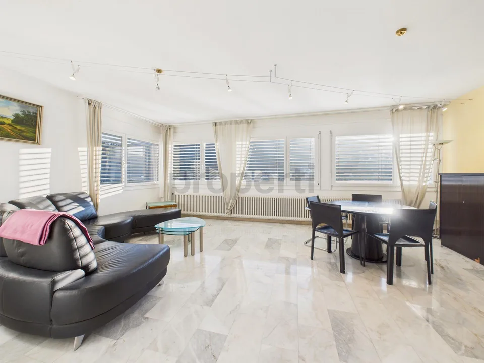 Spaziosa villa 5.5 locali con ampio giardino e vista aperta a Caslano – foto 7 di 27