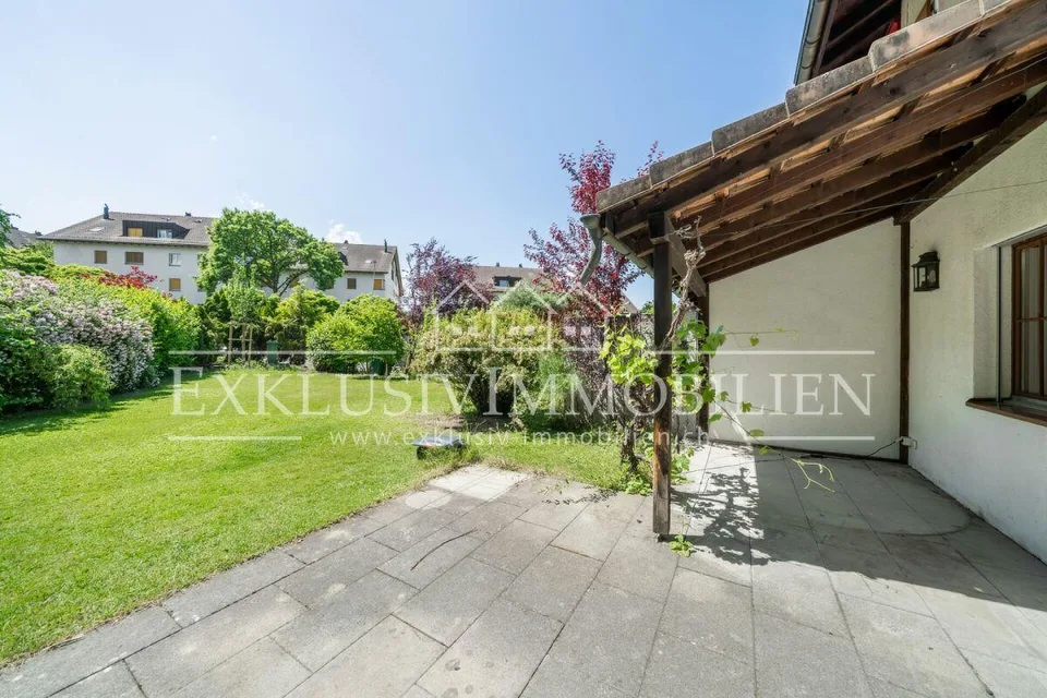Charmantes und grosszügiges Zuhause mit paradiesischem Garten