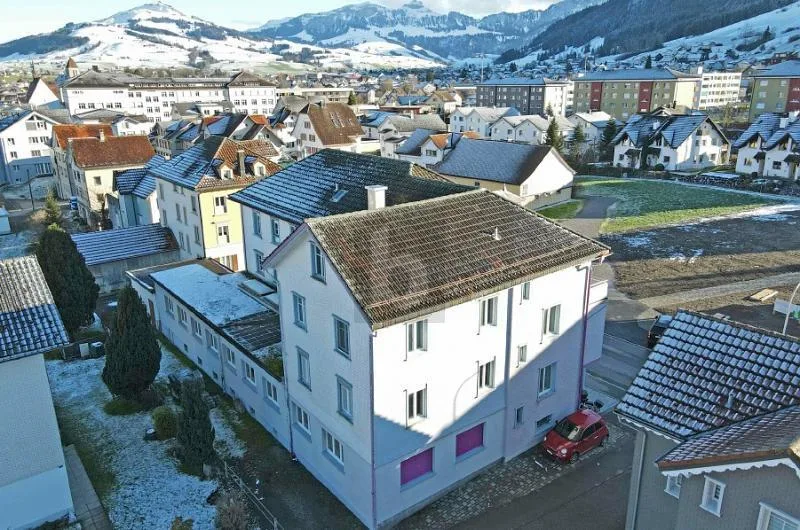 ARBEITSFLÄCHE AN ZENTRALER LAGE
