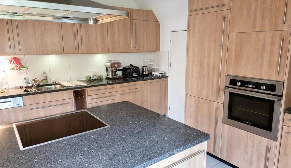 5.5-Zimmer-Dachmaisonettewohnung  in ehemaliger Bally-Villa