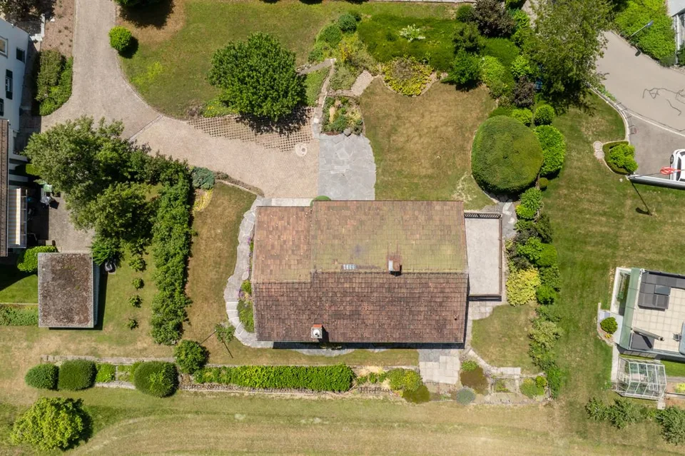Zumikon: Freistehendes Einfamilienhaus mit viel Potenzial