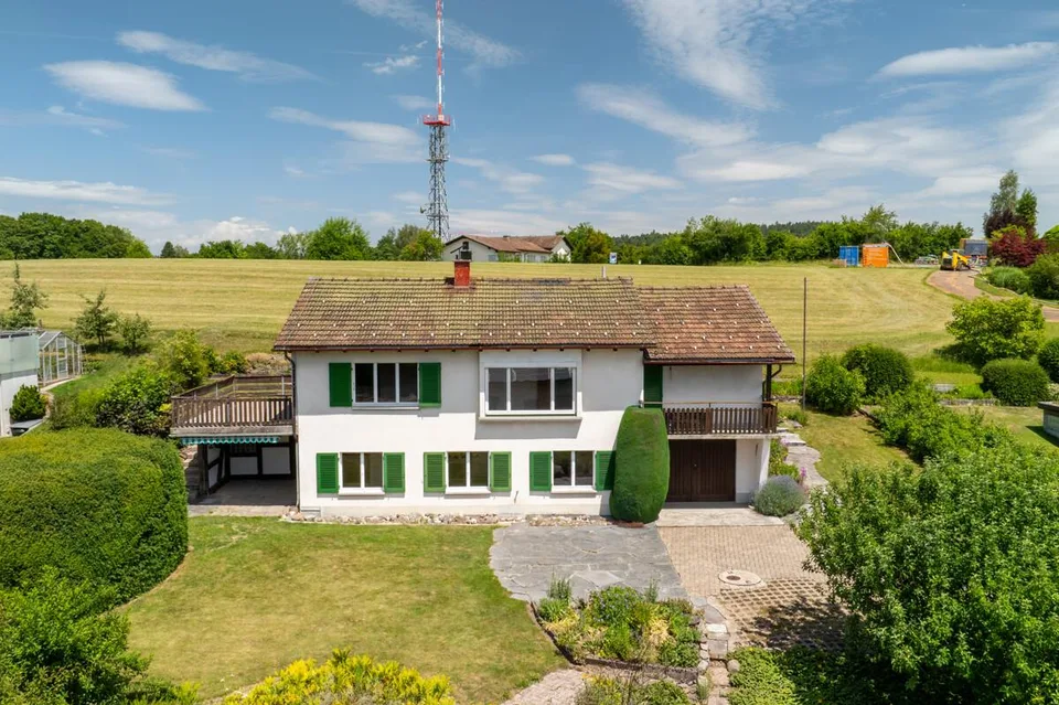 Zumikon: Freistehendes Einfamilienhaus mit viel Potenzial