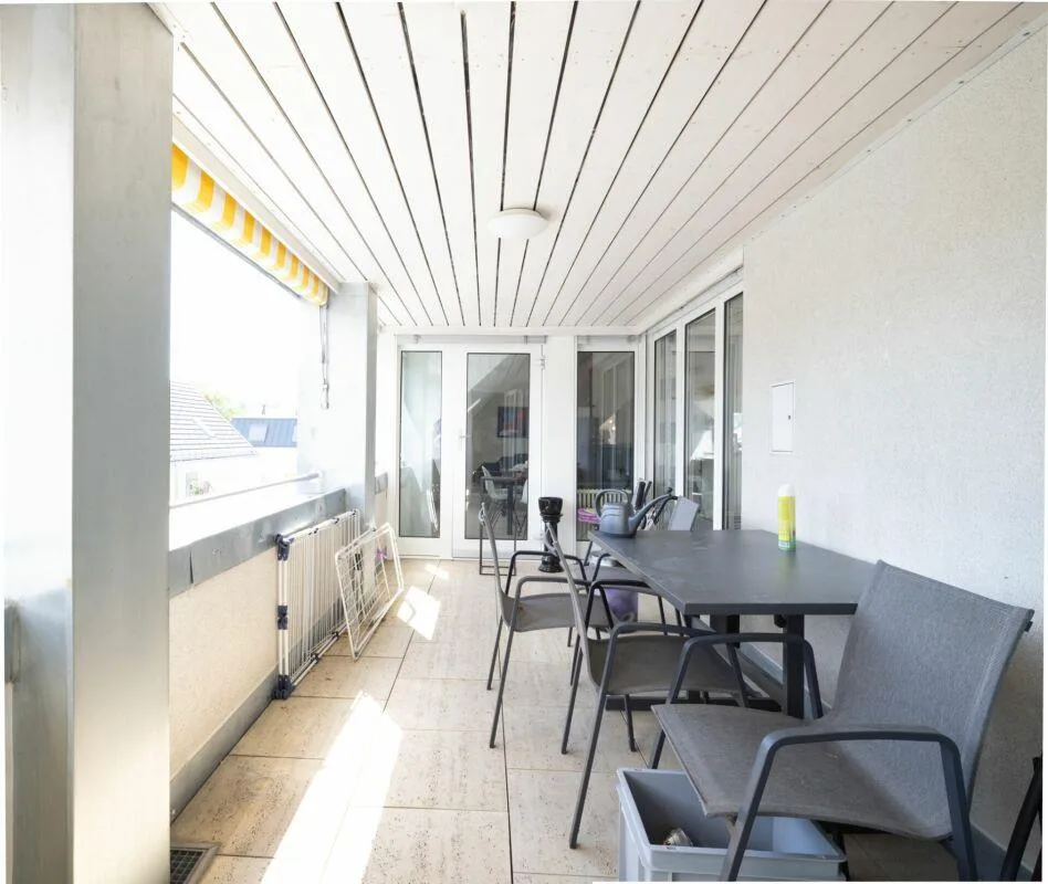 Alteresgerecht wohnen: Grosszügige 4.5 Z' Dachwohnung mit Lift und ...