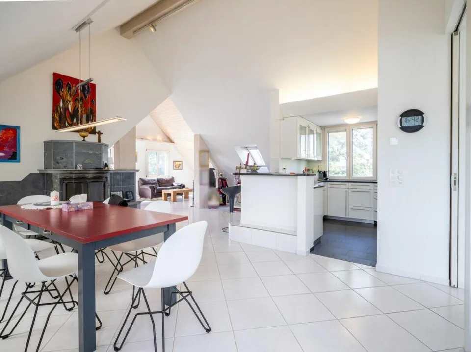Alteresgerecht wohnen: Grosszügige 4.5 Z' Dachwohnung mit Lift und ...
