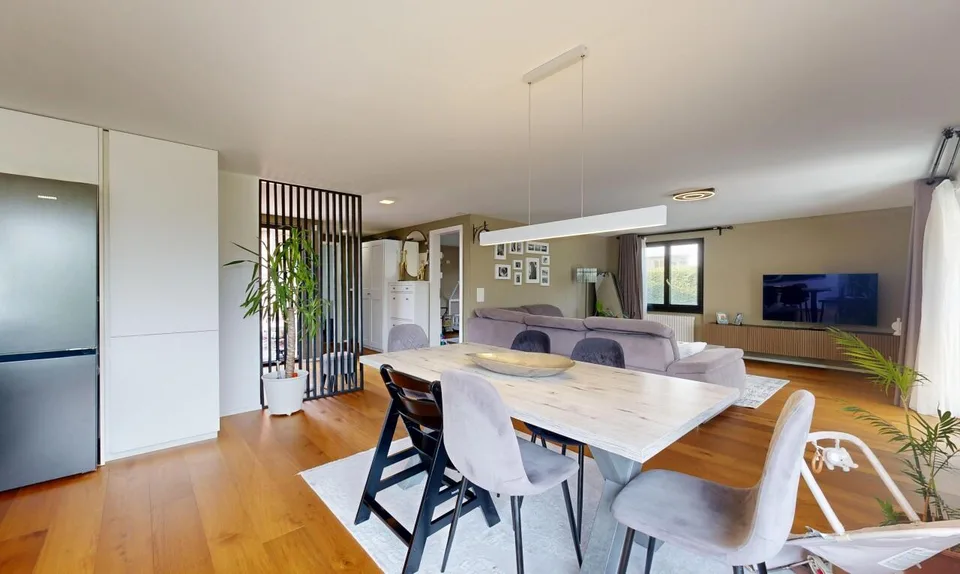 Maison individuelle modernisée avec cuisine design et véranda – photo 10 sur 11
