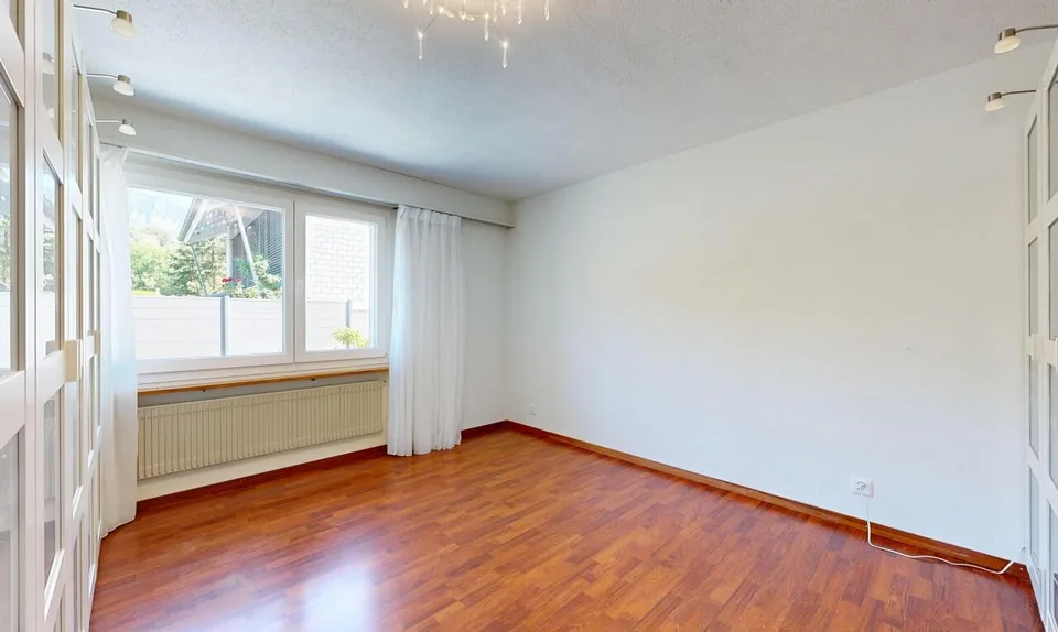Renovierter Familientraum mit grossem Garten – Foto 7 von 11