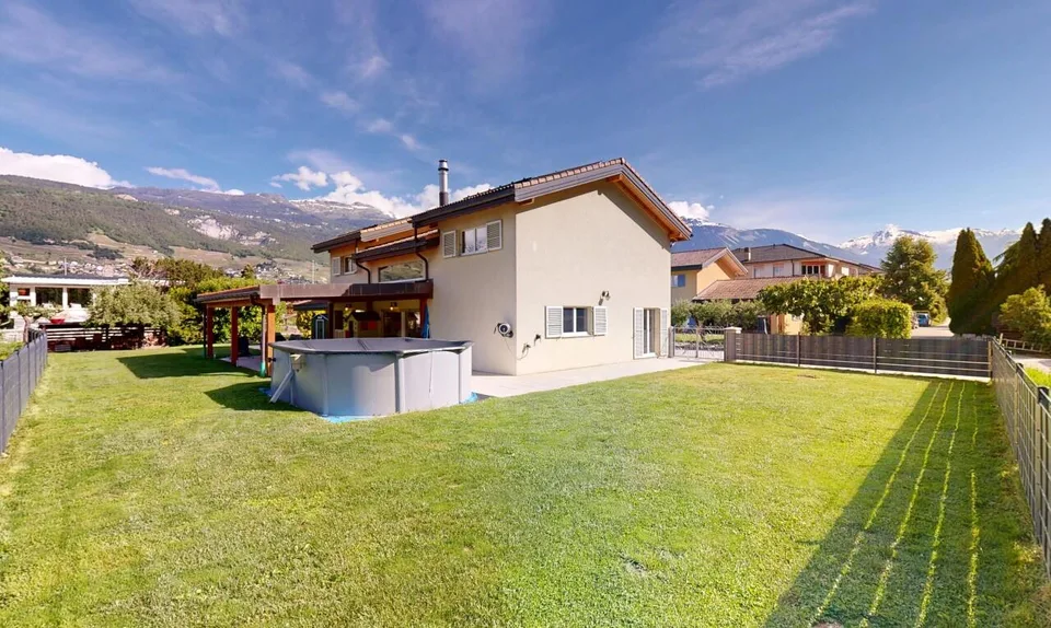 Spacieuse maison individuelle aux beaux volumes